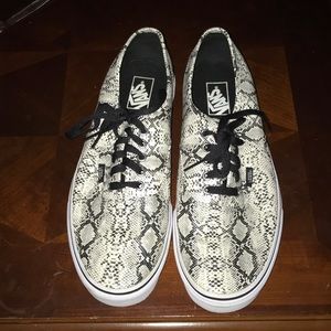 Authentic Vans Snake Silver Skate Shoes
